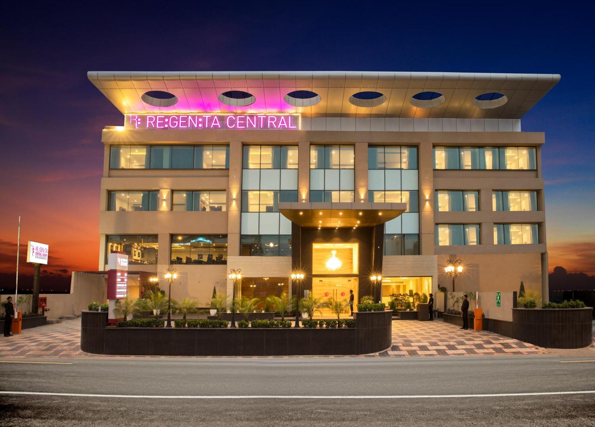 Regenta Central Cassia Zirakpur Chandigarh Esterno foto
