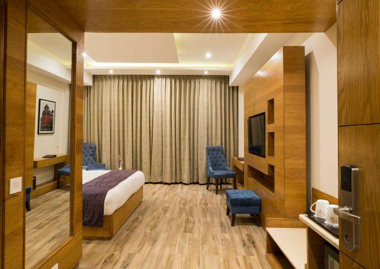 Regenta Central Cassia Zirakpur Chandigarh Esterno foto