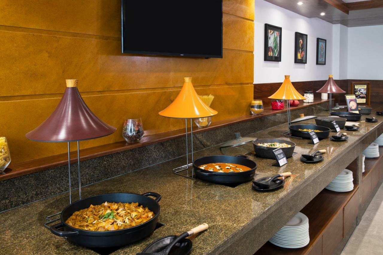 Regenta Central Cassia Zirakpur Chandigarh Esterno foto