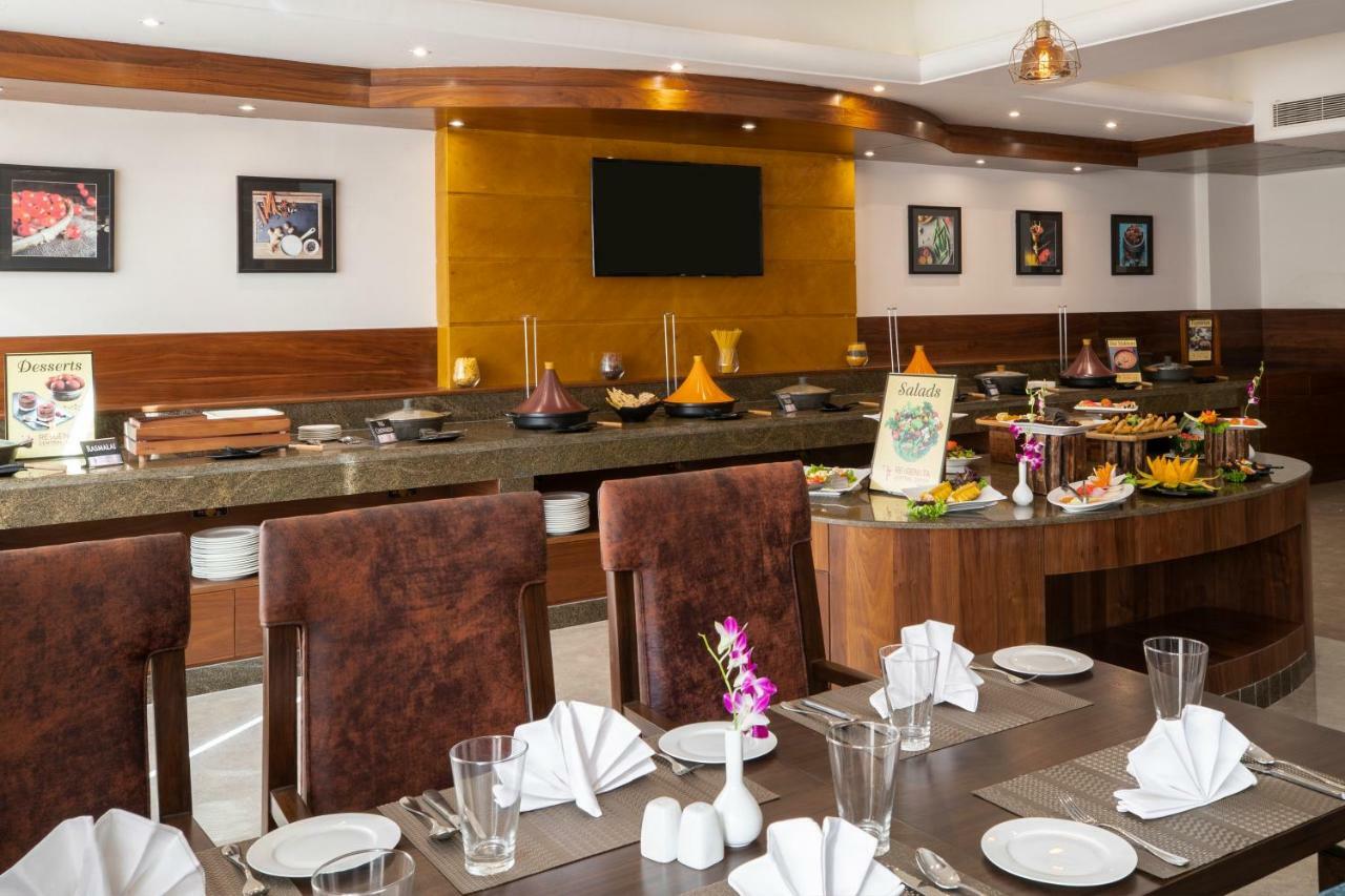 Regenta Central Cassia Zirakpur Chandigarh Esterno foto