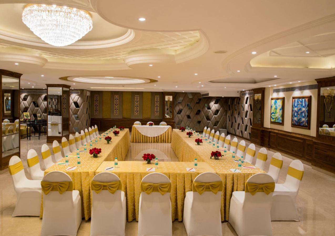 Regenta Central Cassia Zirakpur Chandigarh Esterno foto