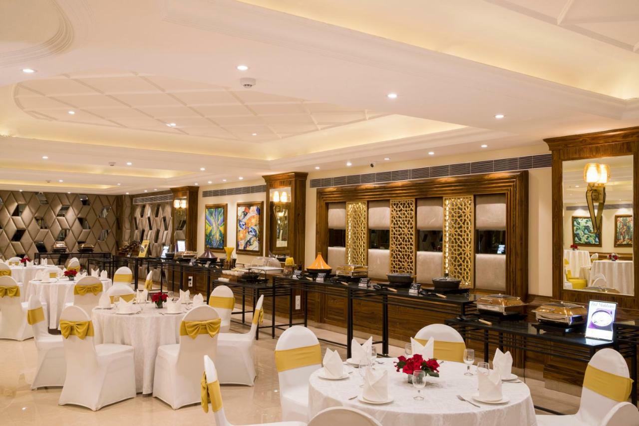 Regenta Central Cassia Zirakpur Chandigarh Esterno foto