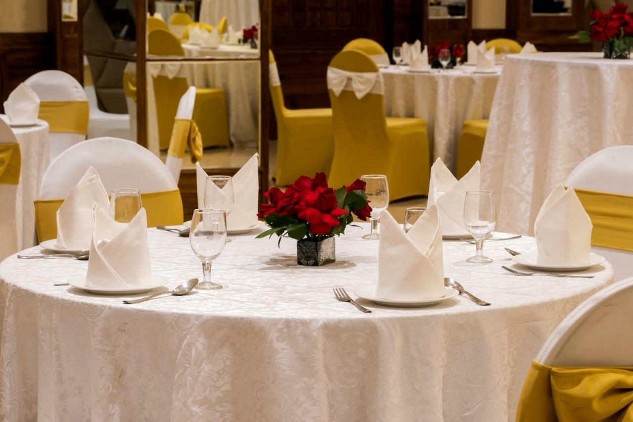Regenta Central Cassia Zirakpur Chandigarh Esterno foto