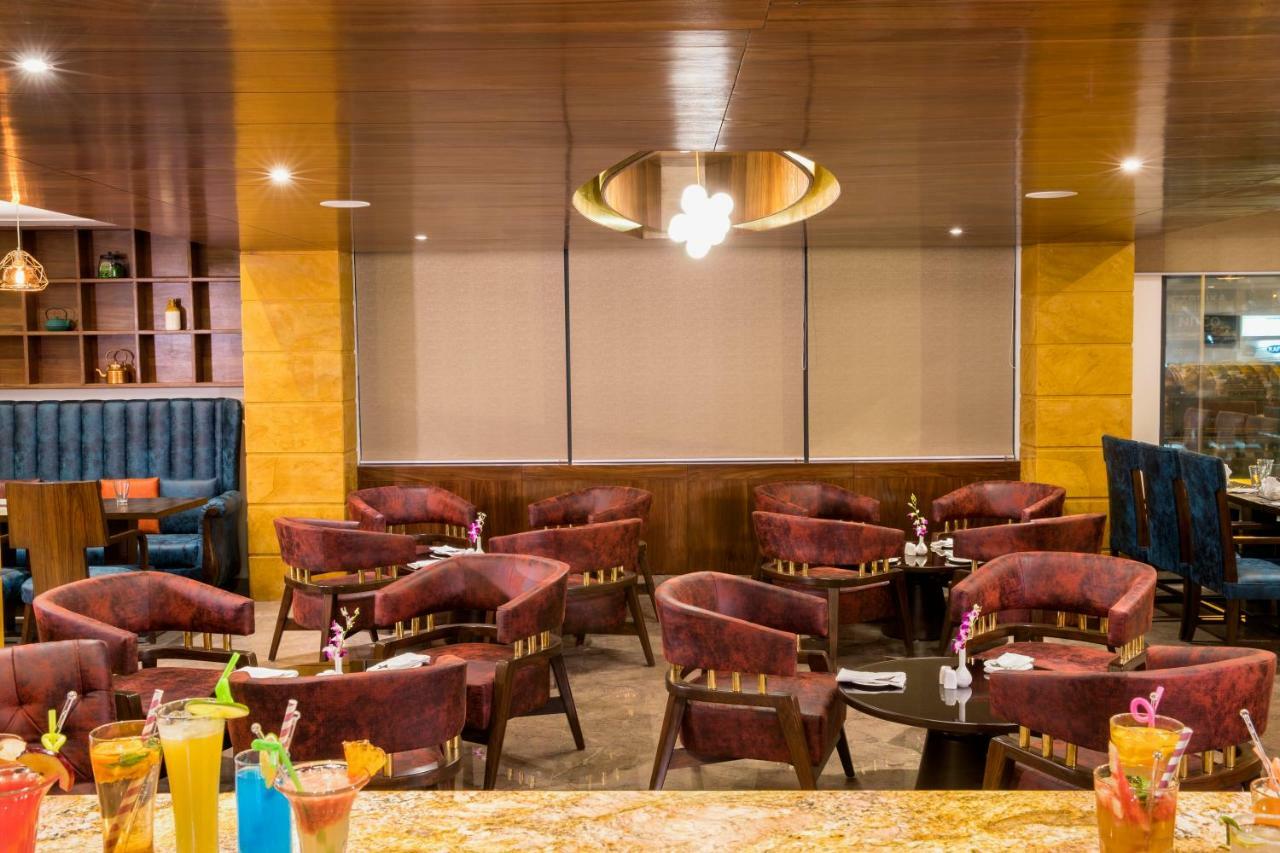 Regenta Central Cassia Zirakpur Chandigarh Esterno foto