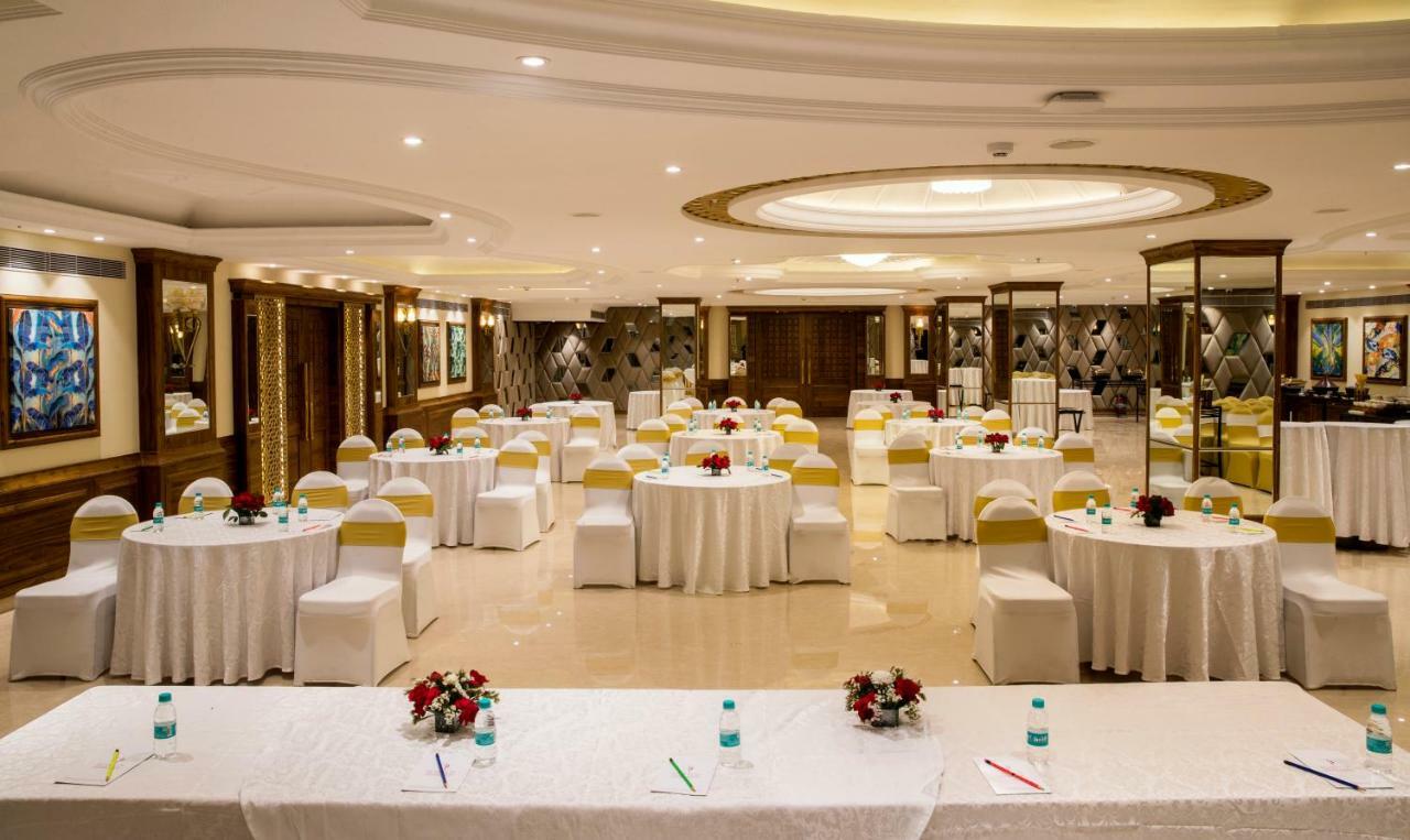 Regenta Central Cassia Zirakpur Chandigarh Esterno foto