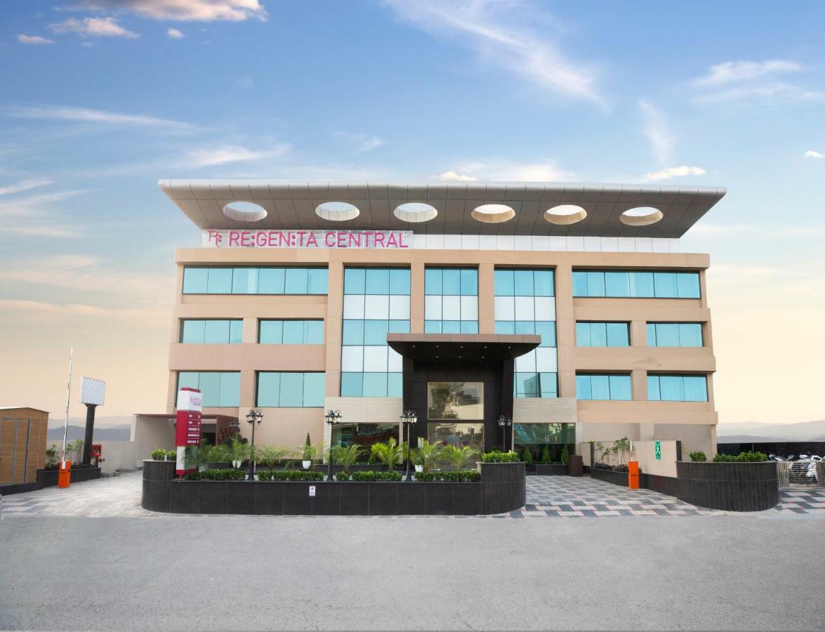 Regenta Central Cassia Zirakpur Chandigarh Esterno foto