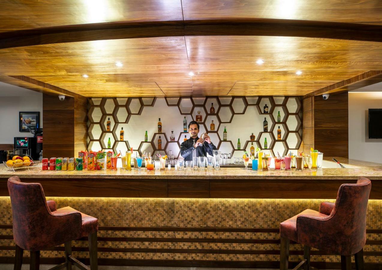 Regenta Central Cassia Zirakpur Chandigarh Esterno foto
