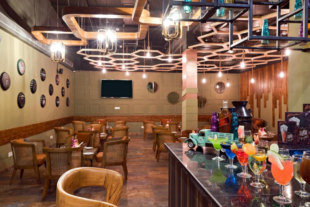 Regenta Central Cassia Zirakpur Chandigarh Esterno foto