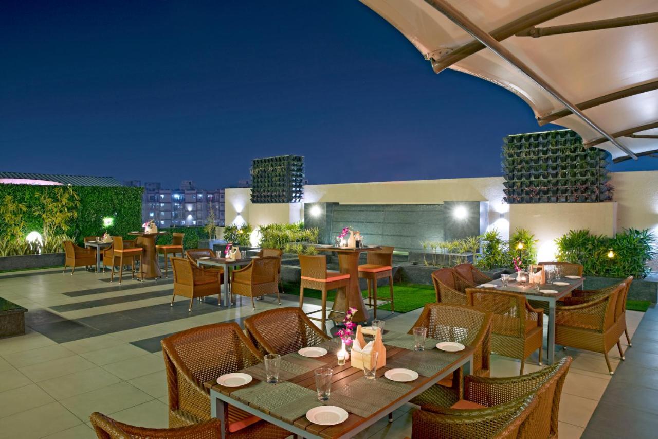 Regenta Central Cassia Zirakpur Chandigarh Esterno foto